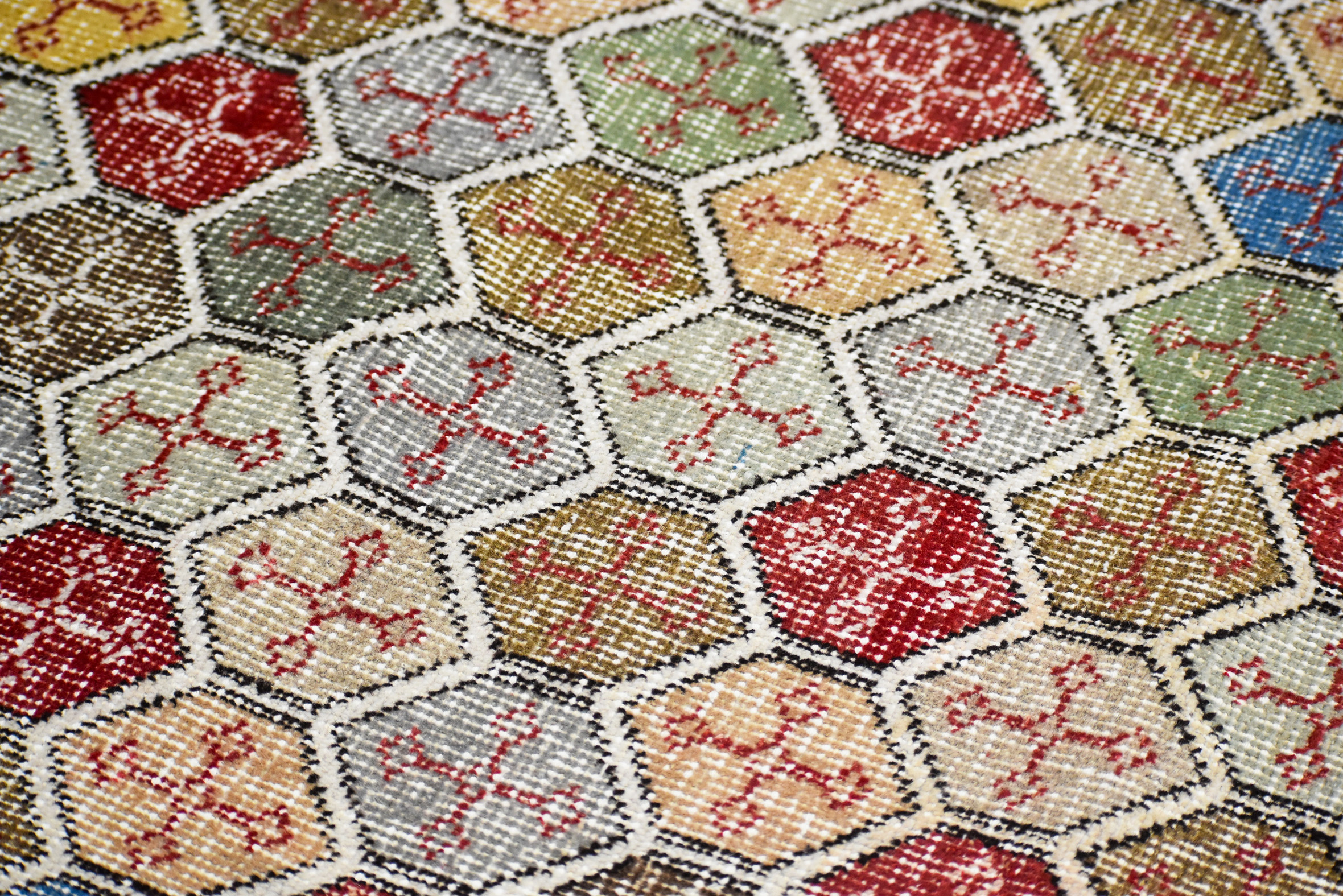 20434 Turkish Skandinavian 10'7 x 5'10 detail2